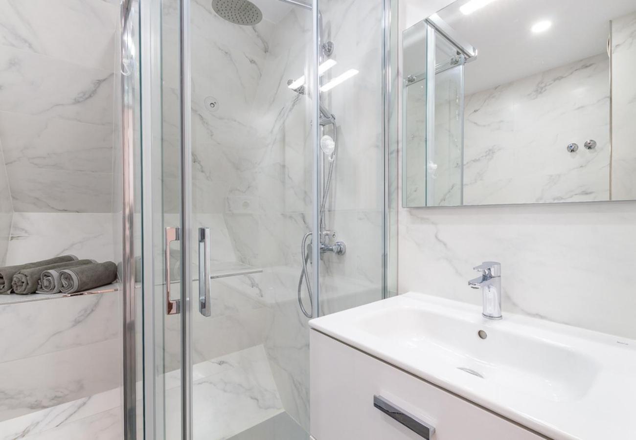 Reformado Apartamento En El Centro Con Vista Al Mar Torremolinos Exteriör bild